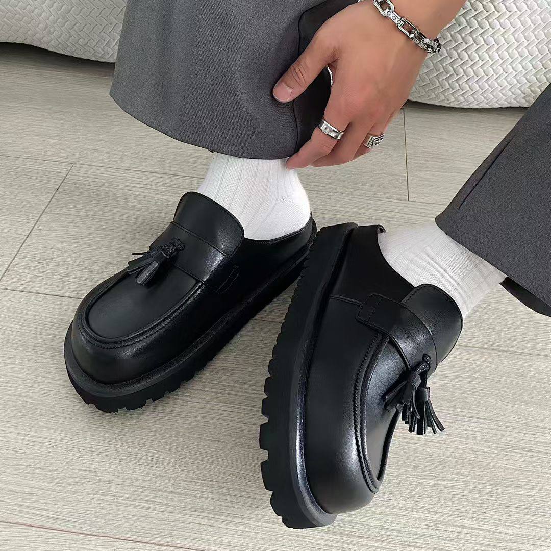 Code Studios Black slippers